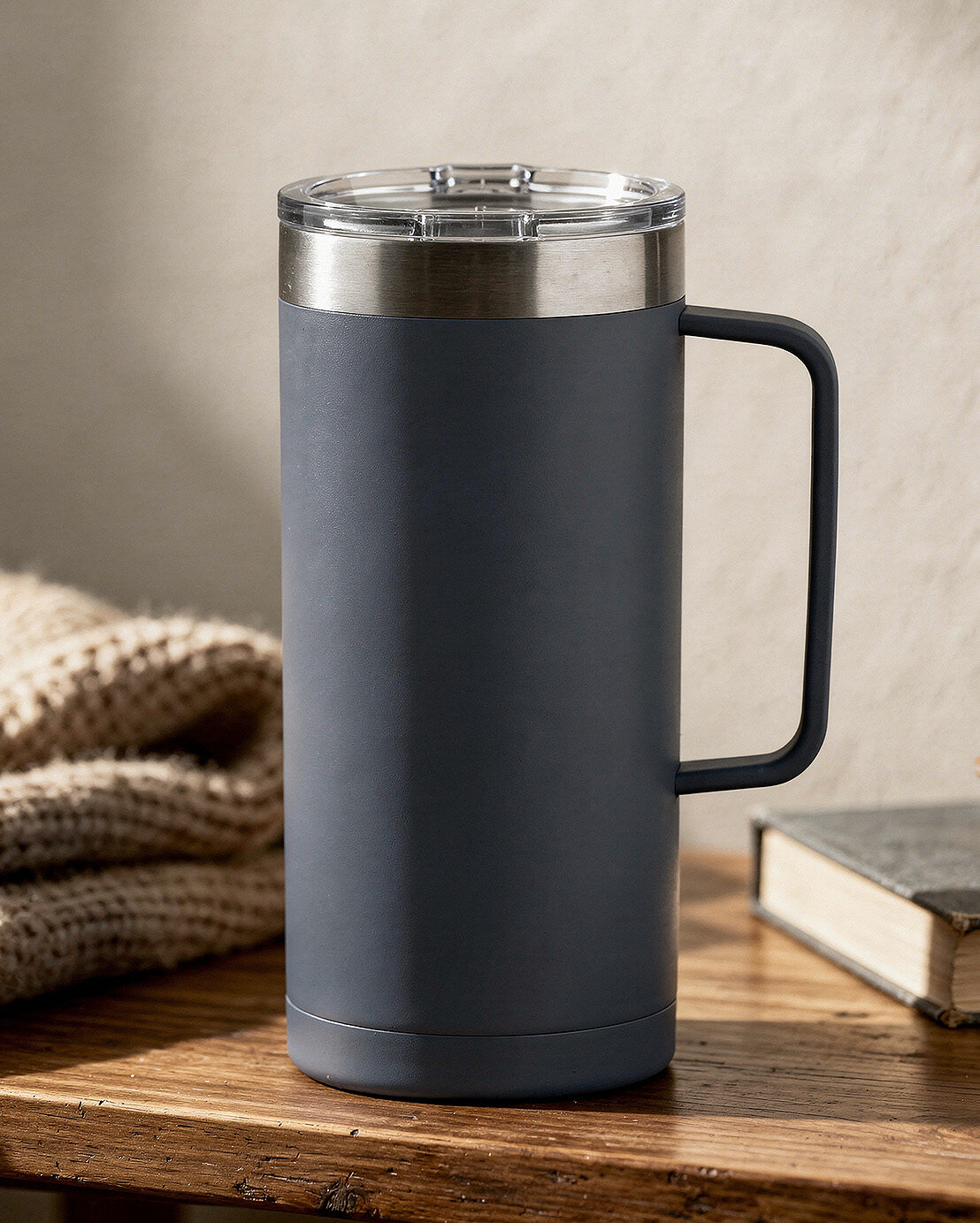 ของพรีเมี่ยม แก้วน้ำเก็บอุณหภูมิ มีหูจับพร้อมฝาปิด ขนาด 700 ml. GG-211